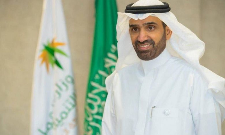 Photo of وزير الموارد البشرية: إطلاق منصة «العمل المرن» لدعم توطين القطاع الخاص