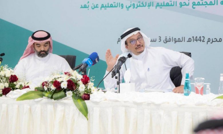 Photo of خلال لقائه عدداً من رؤساء تحرير الصحف وكُتّاب الرأي.. وزير التعليم: قريباً.. التفاعل مع منصات «التعليم الإلكتروني» جزء من تقييم المعلّم