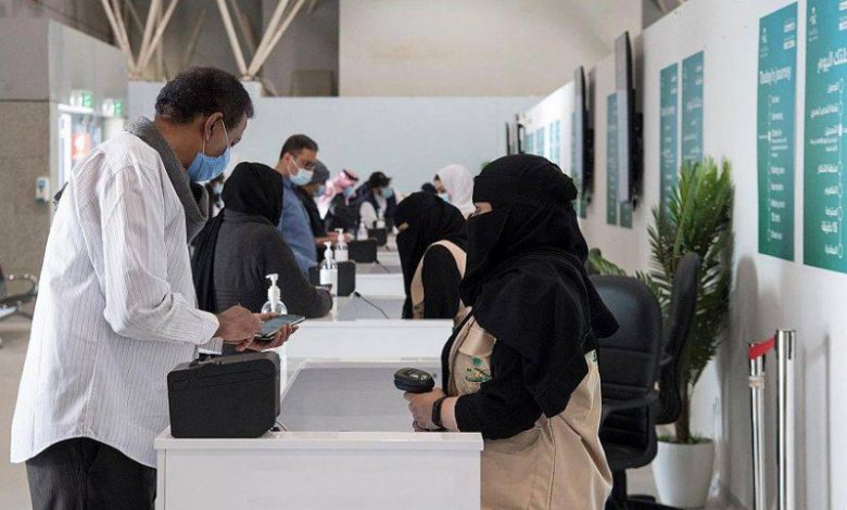 Photo of كمرحلة أولى.. 718 عيادة للتطعيم بلقاح كورونا في 3 مناطق