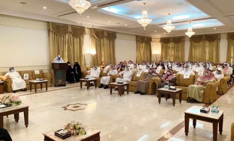 Photo of محافظ القطيف يلتقي رؤساء الجمعيات ولجان التنمية.. ويؤكد على أهمية تفعيل دورها