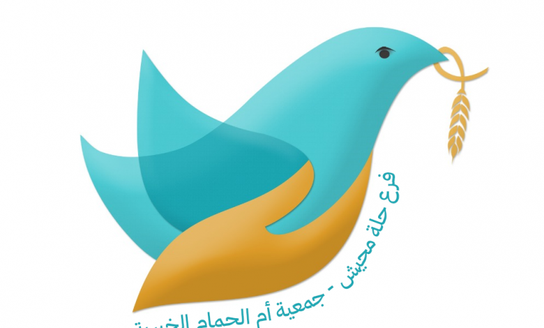 Photo of الكوادر التطوعية تعمل على تركيب الصوتيات بمصلى المقبرة