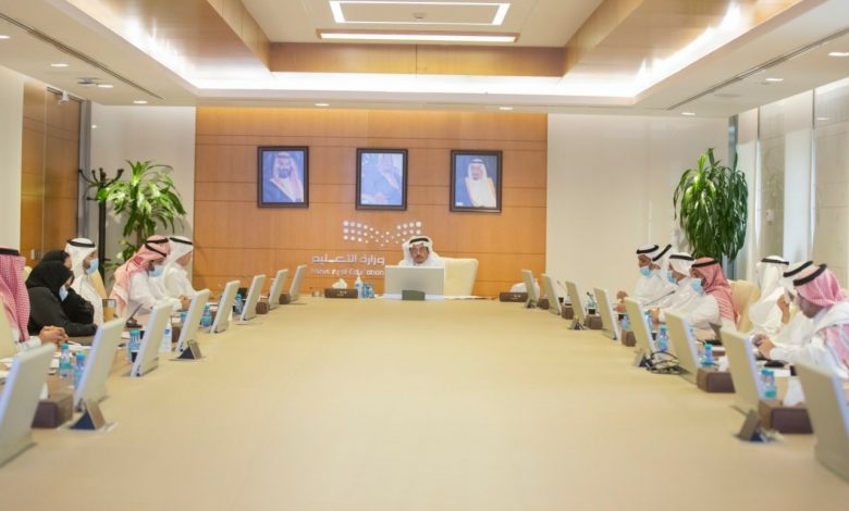 Photo of إسناد التدريس في رياض الأطفال للمعلمات بنسبة 50% خلال العام الدراسي المقبل