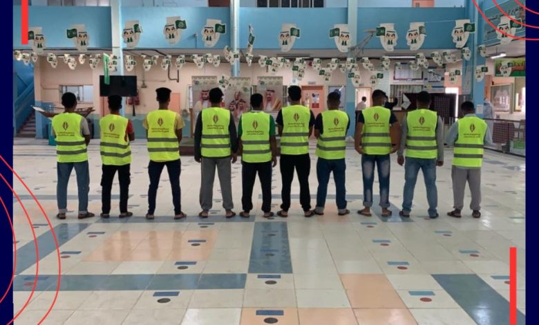 Photo of مبادرة لجنة التنمية لتنظيف مدرسة حلة محيش الابتدائية قبل عودة الطلاب للدراسة الحضورية