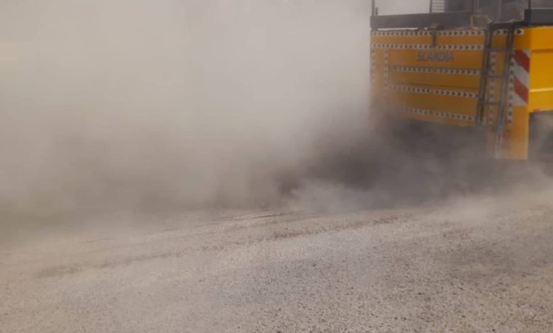 Photo of بمبادرة من تنمية حلة محيش.. تنظيف ساحة المواقف بالمركز الصحي