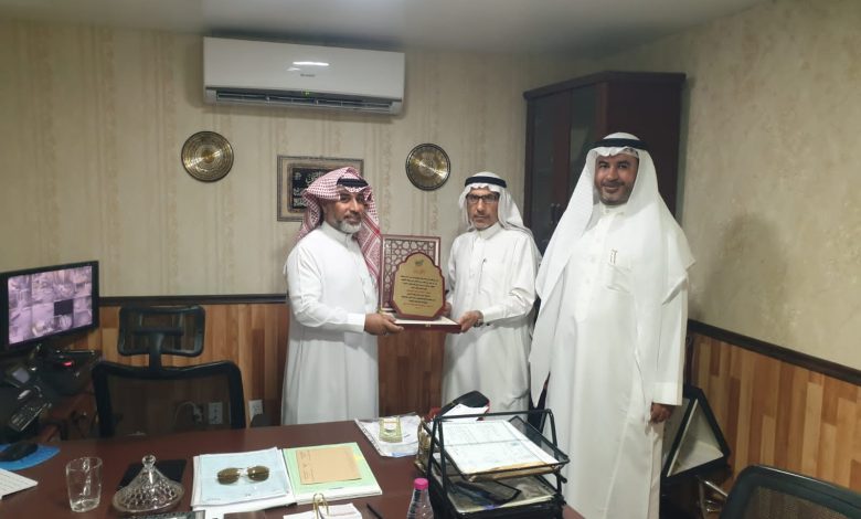 Photo of في زيارة خاصة .. فرع الجمعية يكرم داعمها الدائم النغموش