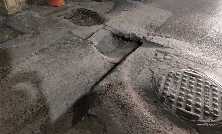 Photo of تنبيه للسائقين: تضرر في الطريق بجانب مسجد الشيخ عقيل بحلة محيش