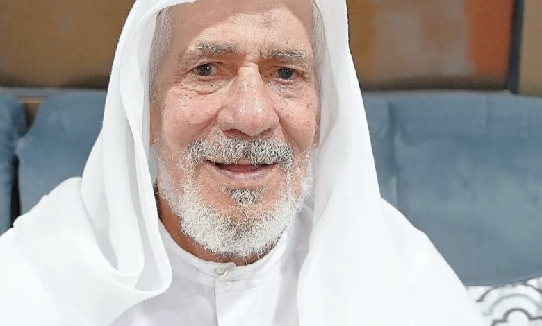 Photo of تم بحمد الله خروج الملا حسين محمد آل باقر من المستشفى – وسنوافيكم بالزيارة لاحقاً