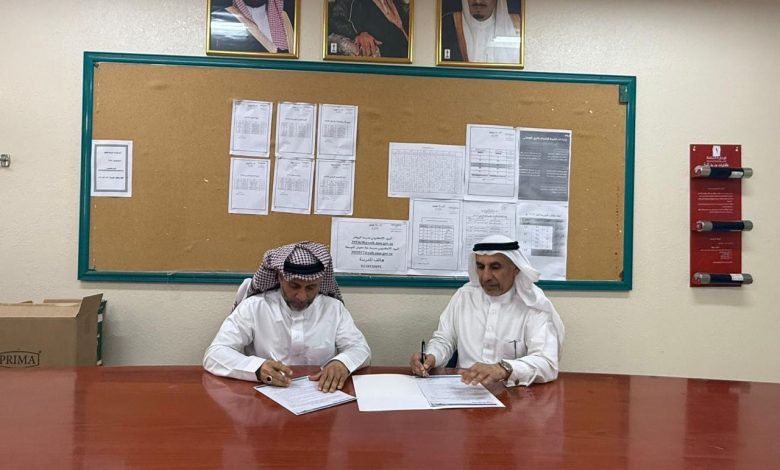 Photo of ‏شراكة مجتمعية تجمع جمعية أبارق للخدمات الإنسانية ومدرسة حلة محيش المتوسطة