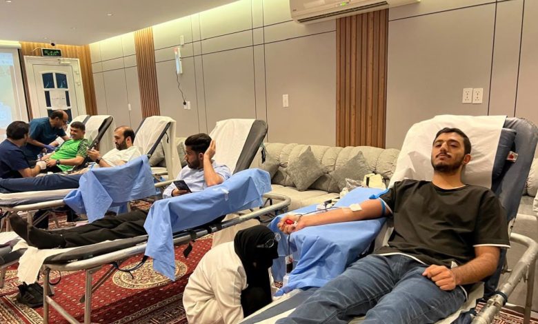 Photo of “النفس الزكية 12” تستقبل 120 متقدمًا ومتقدمة للتبرع بالدم في يومها الأول بخيرية الجارودية